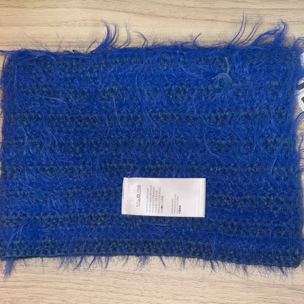 UO MYLO FUZZY BEANIE BLUE